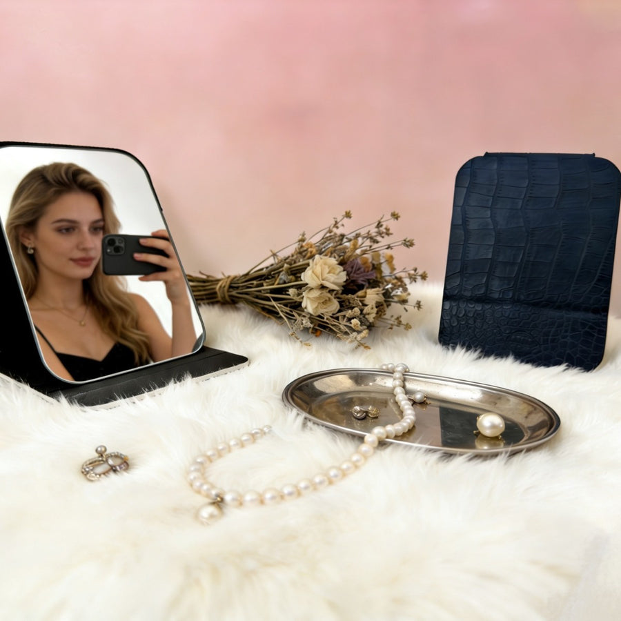 Compact Foldable Mirror — Textured Detail, Travel & Desk