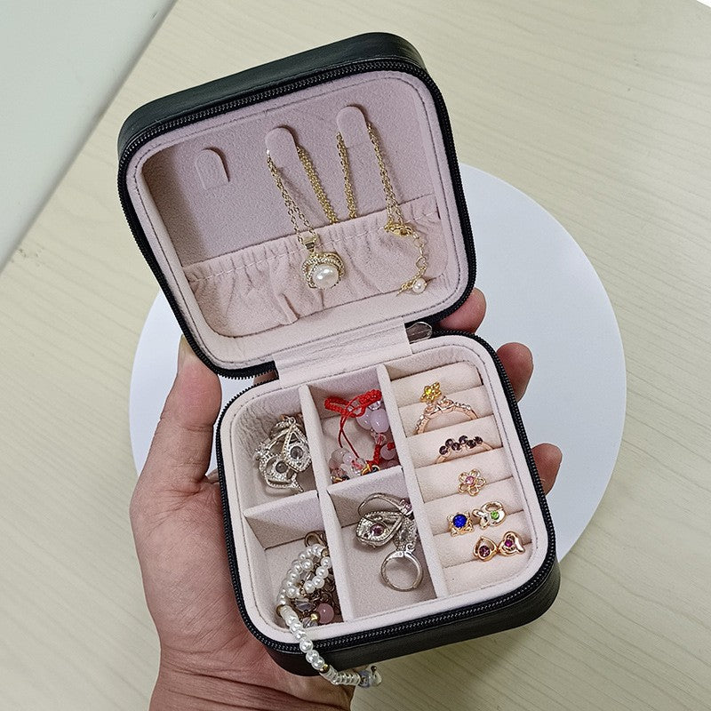 Compact Zip Jewellery Pouch – Portable Ring & Earring Case
